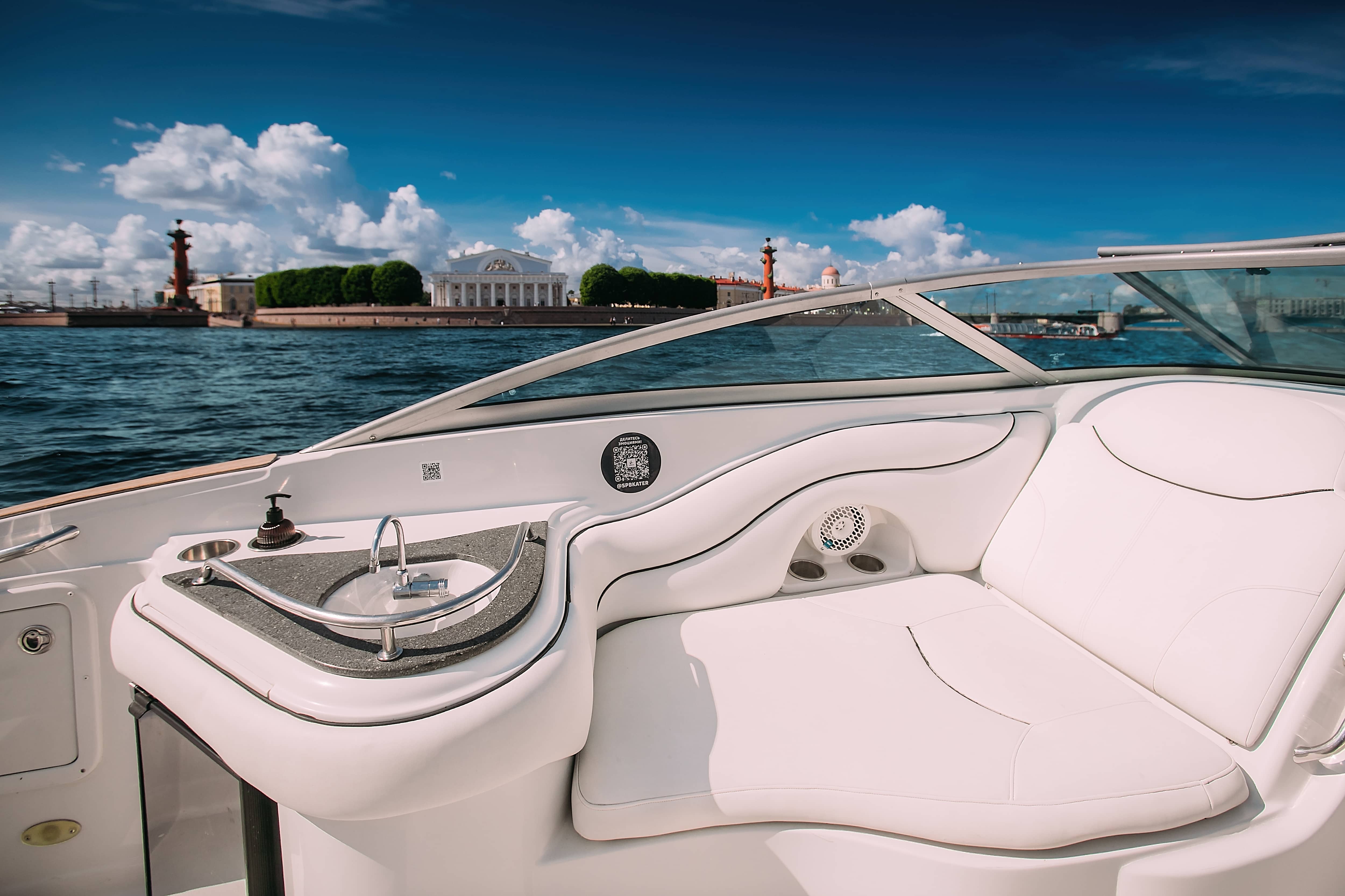 Crownline 320 / Кролик