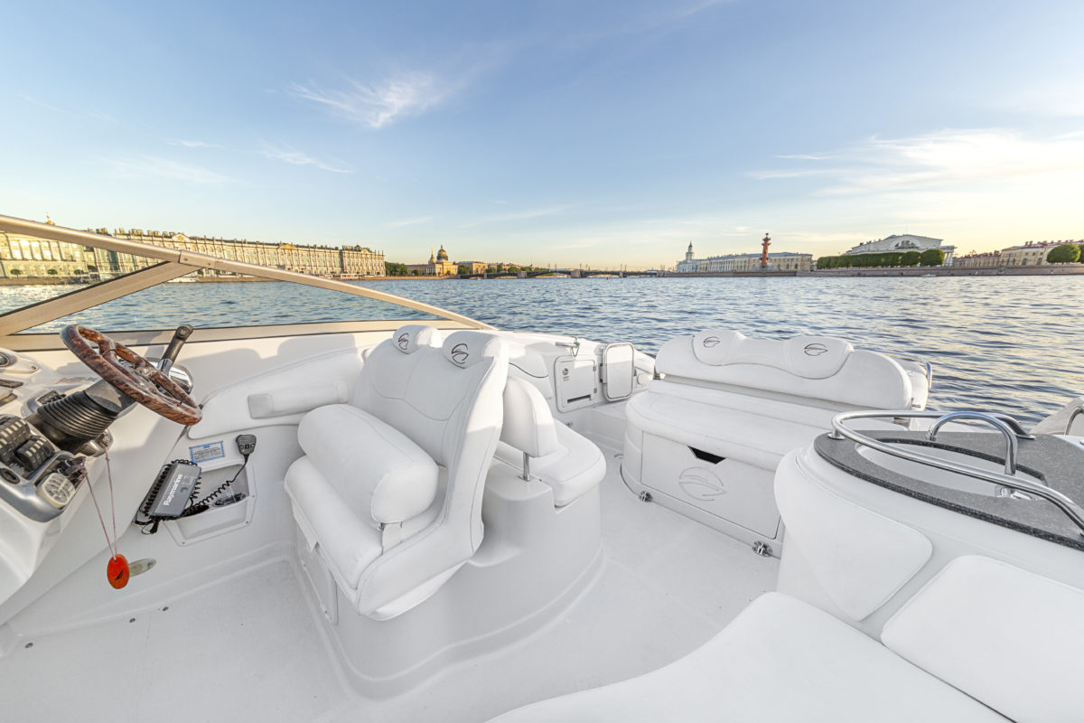 Crownline 320 / Кролик