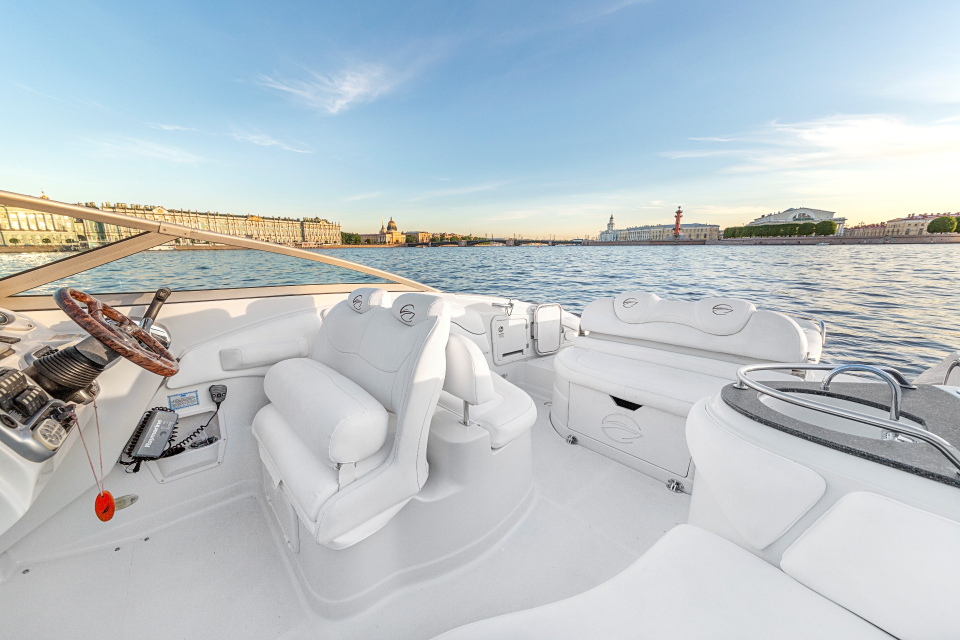 Crownline 320 / Кролик