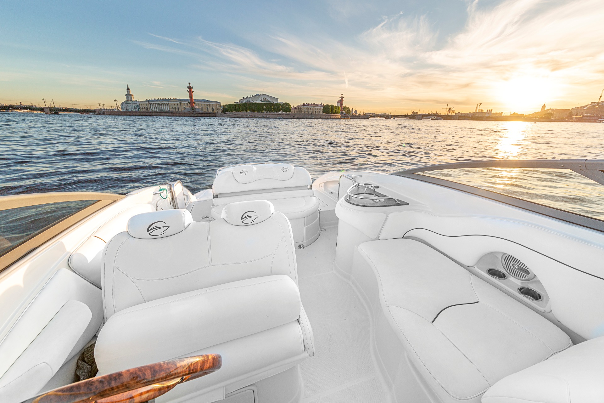 Crownline 320 / Кролик