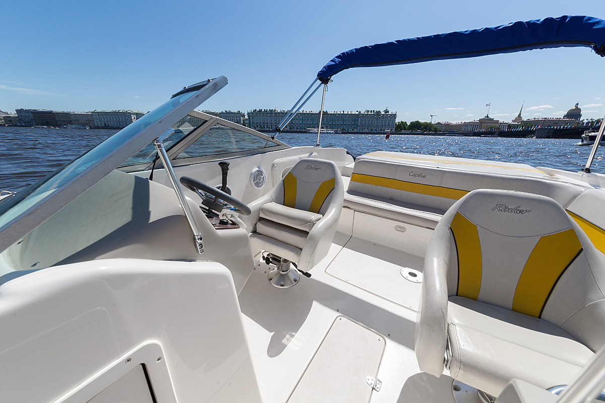 Rinker 212