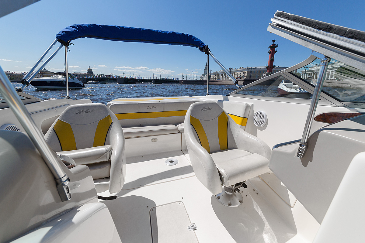 Rinker 212