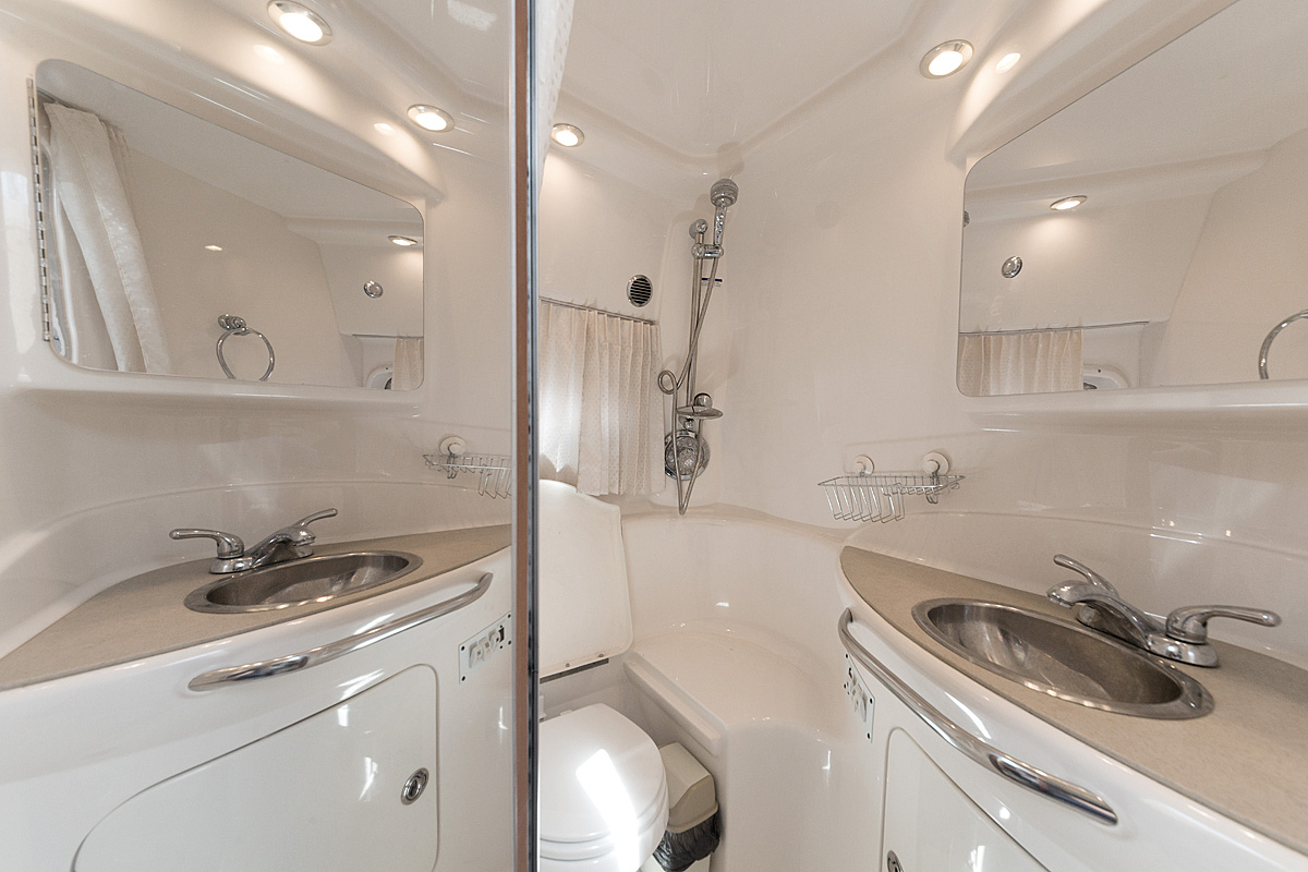 Chaparral 330
