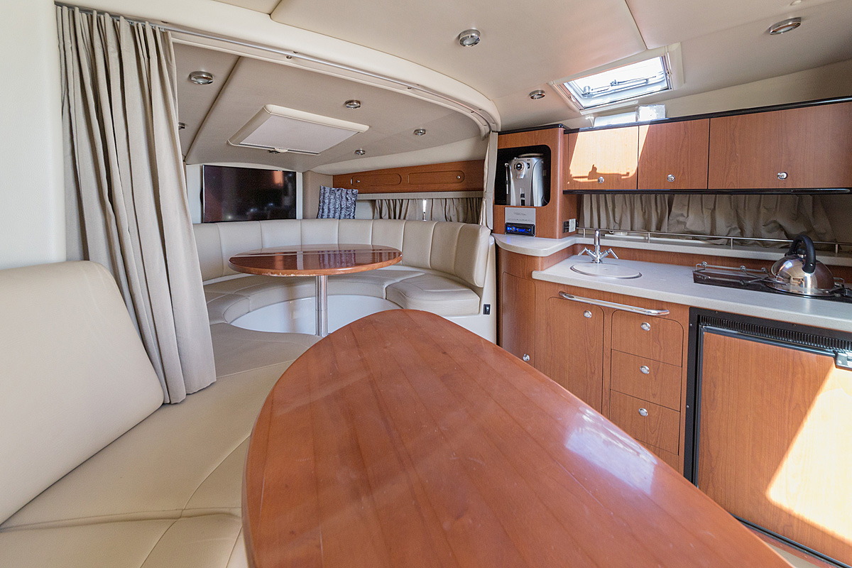 Chaparral 330
