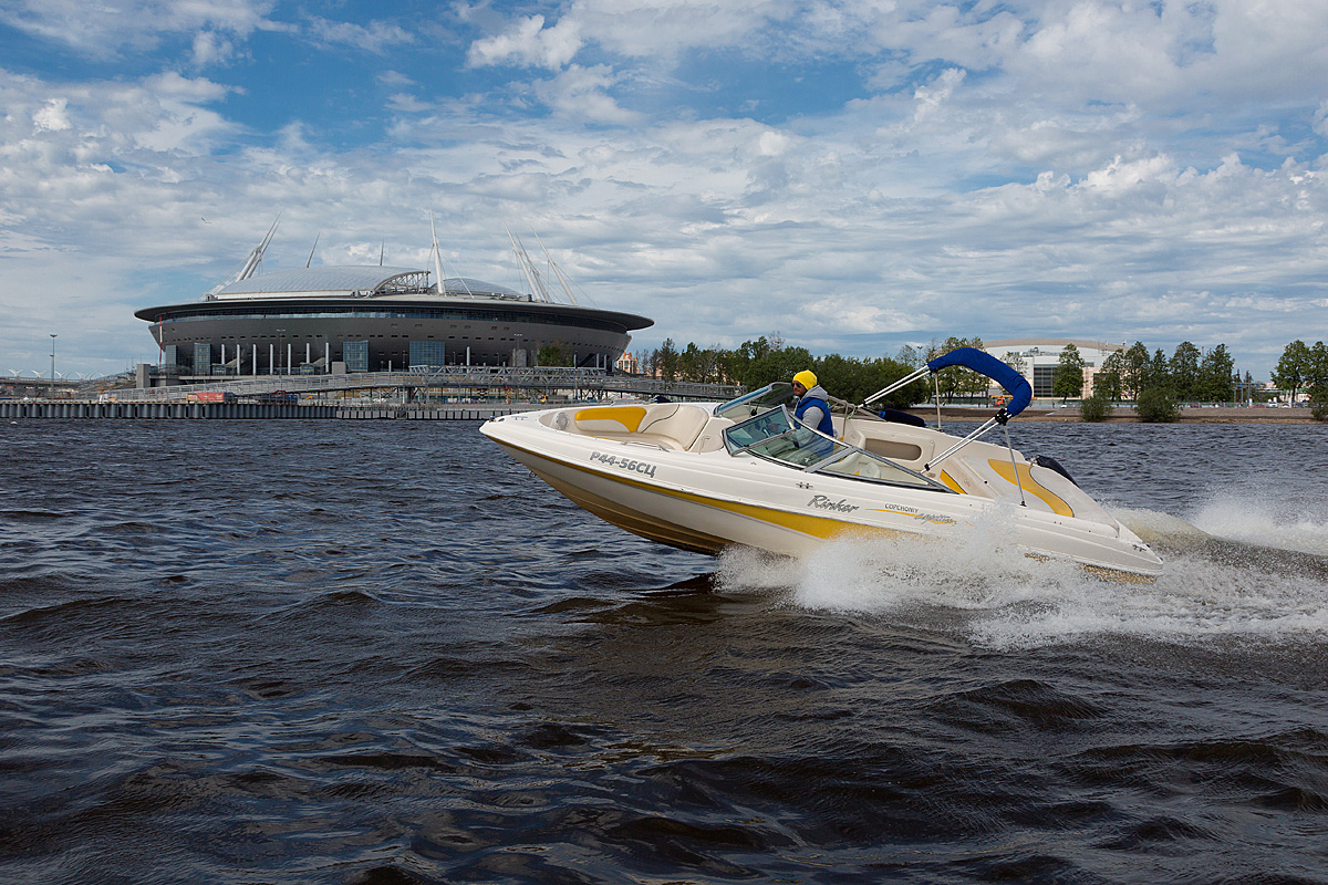 Rinker 212