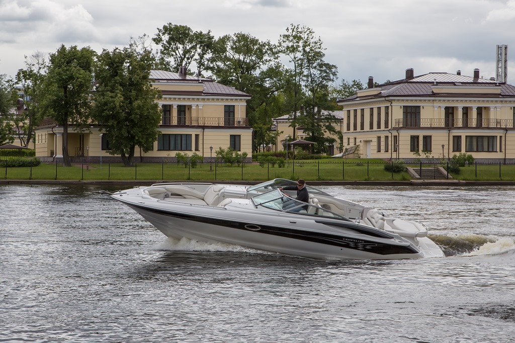Crownline 320 / Кролик