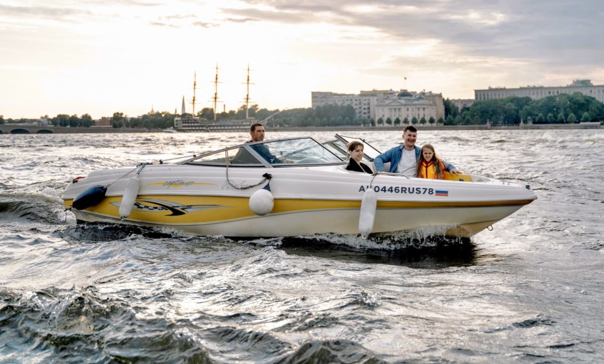 Rinker 212 / Ринкер