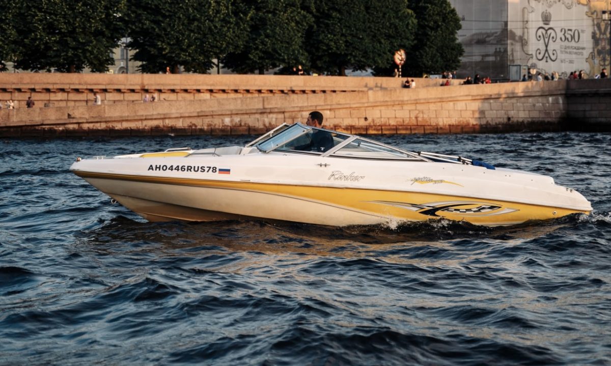 Rinker 212 / Ринкер