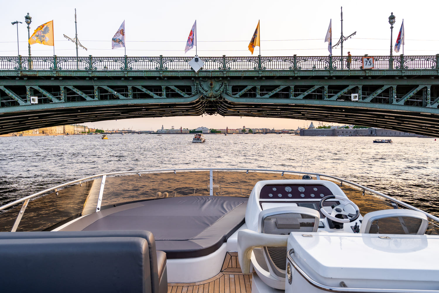 Sunseeker 70 Pallada / Сансикер 70 Паллада