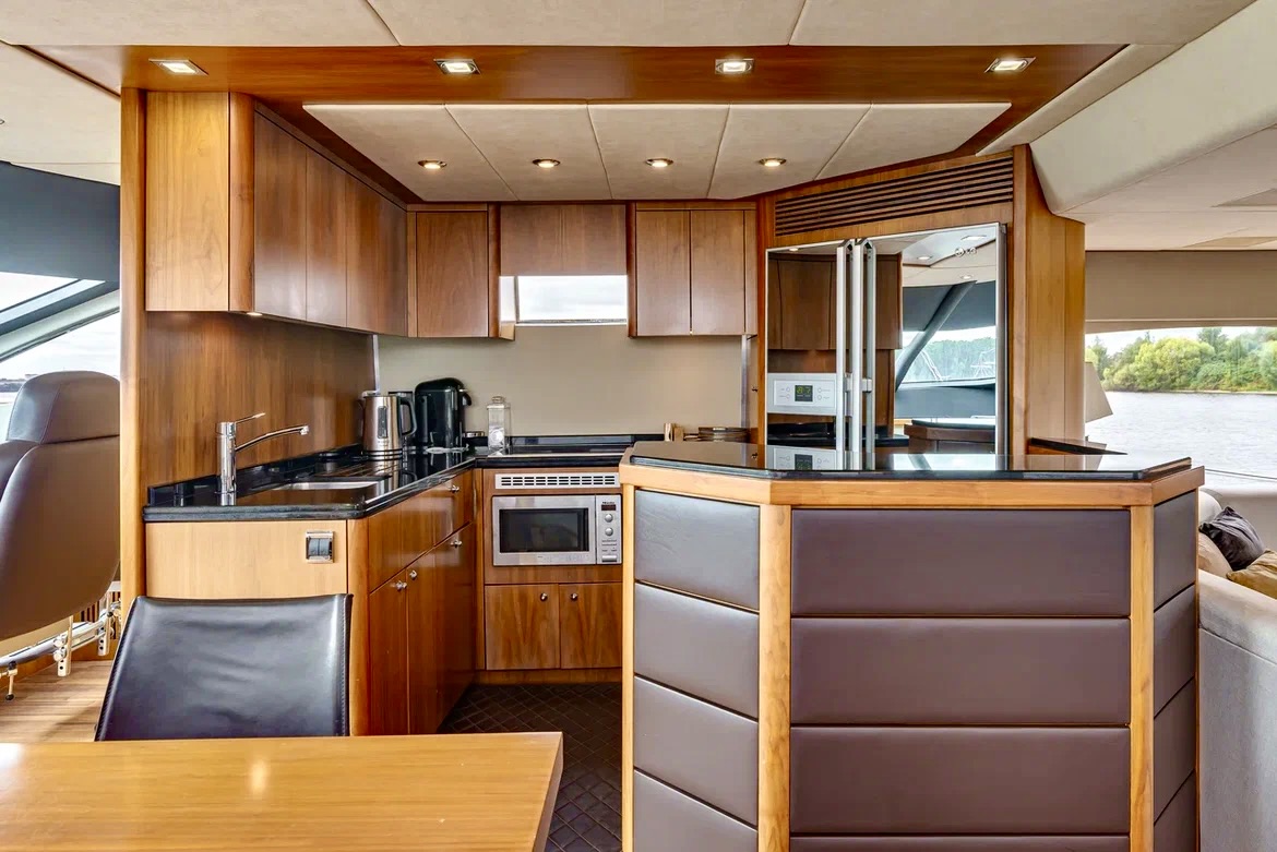 Sunseeker 70 Pallada / Сансикер 70 Паллада