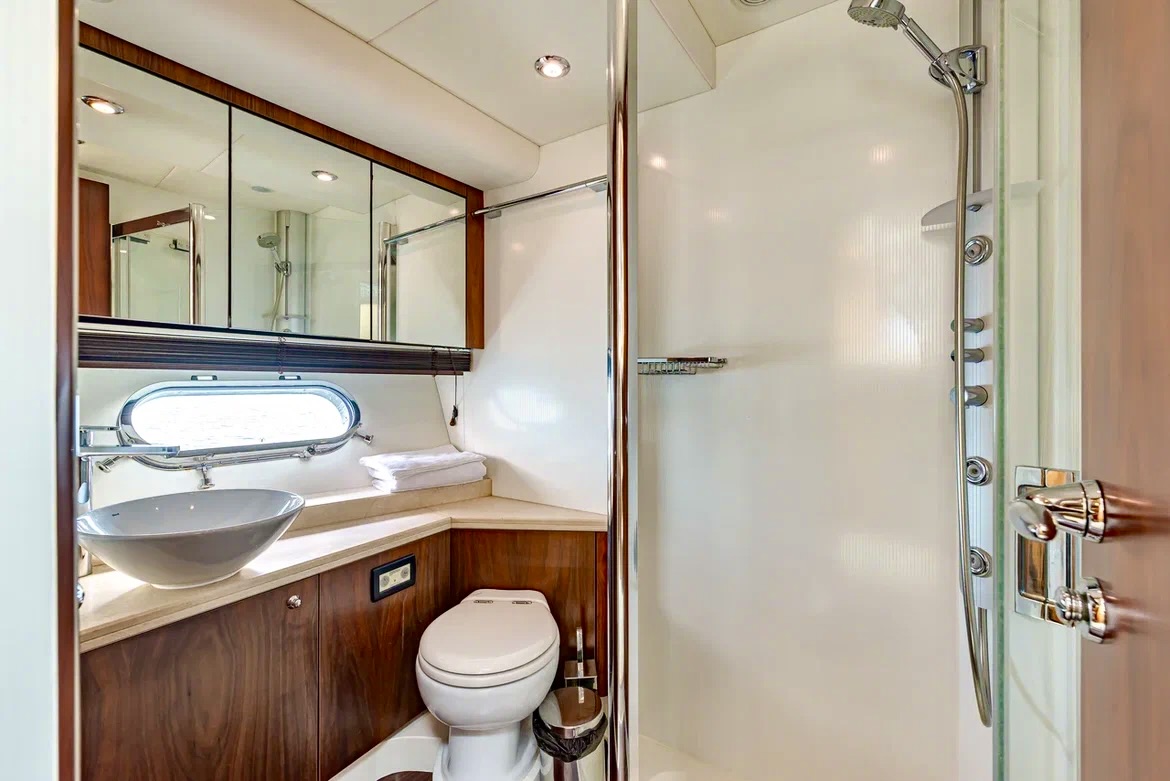 Sunseeker 70 Pallada / Сансикер 70 Паллада