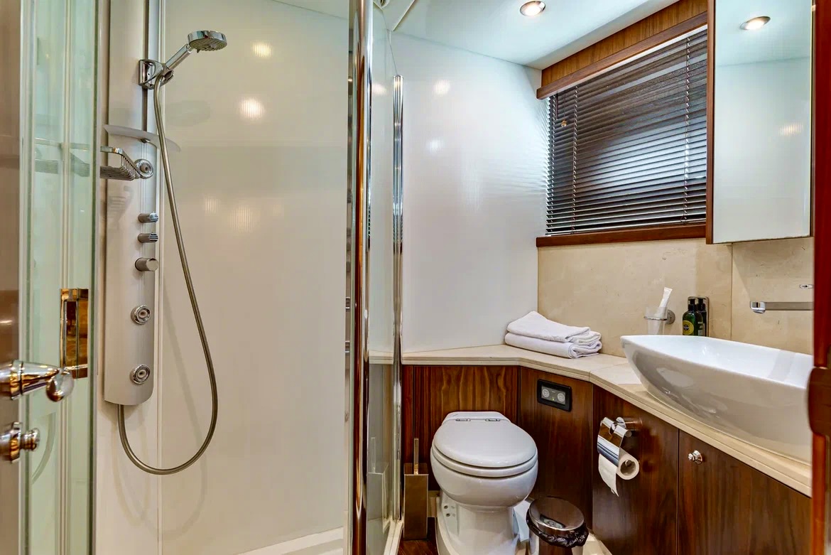 Sunseeker 70 Pallada / Сансикер 70 Паллада