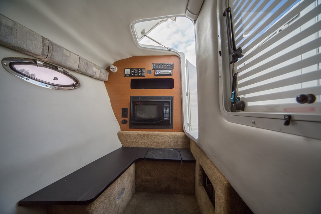 Crownline 320 / Кролик
