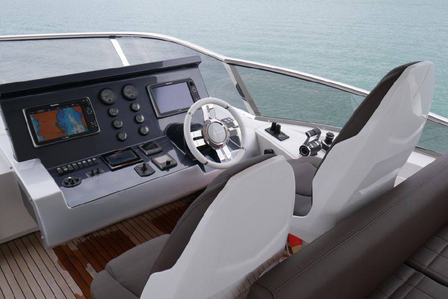Azimut 80