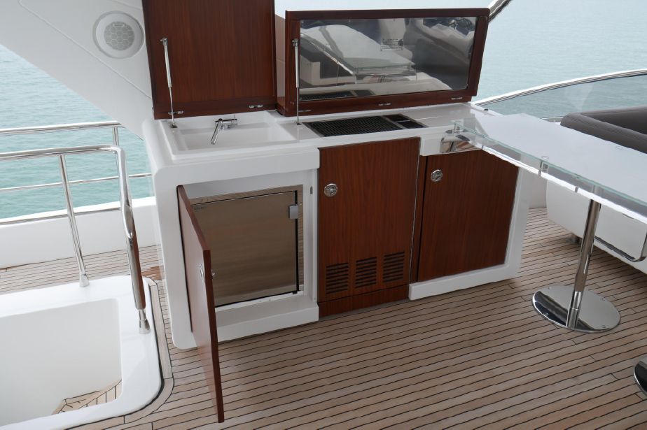 Azimut 80
