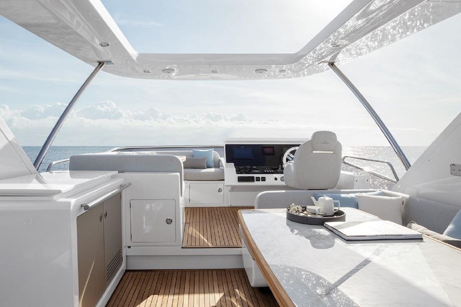 Azimut 66