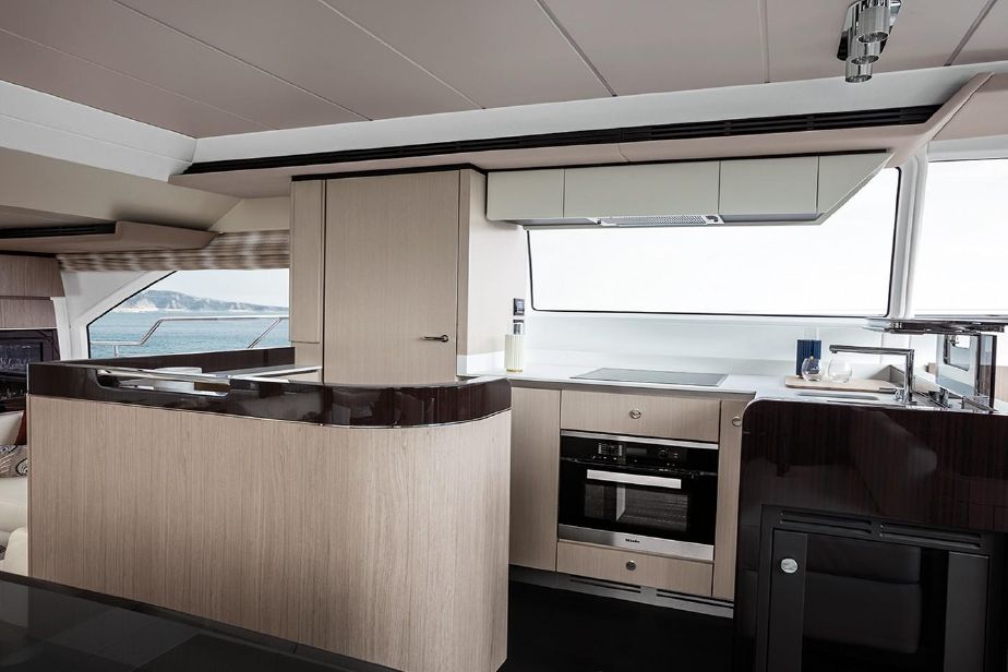 Azimut 66