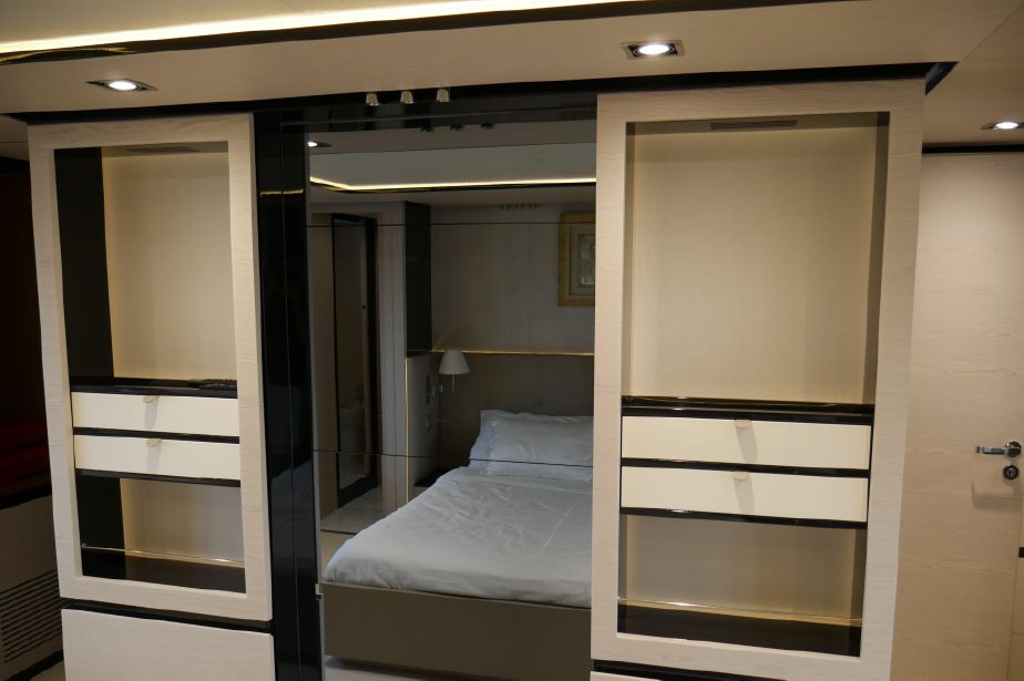 Azimut 80