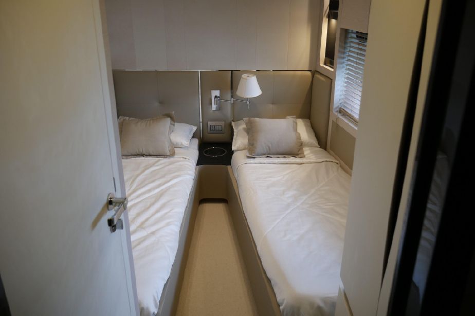 Azimut 80