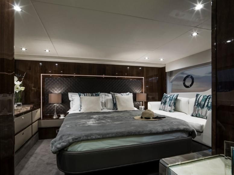 Fairline Squadron