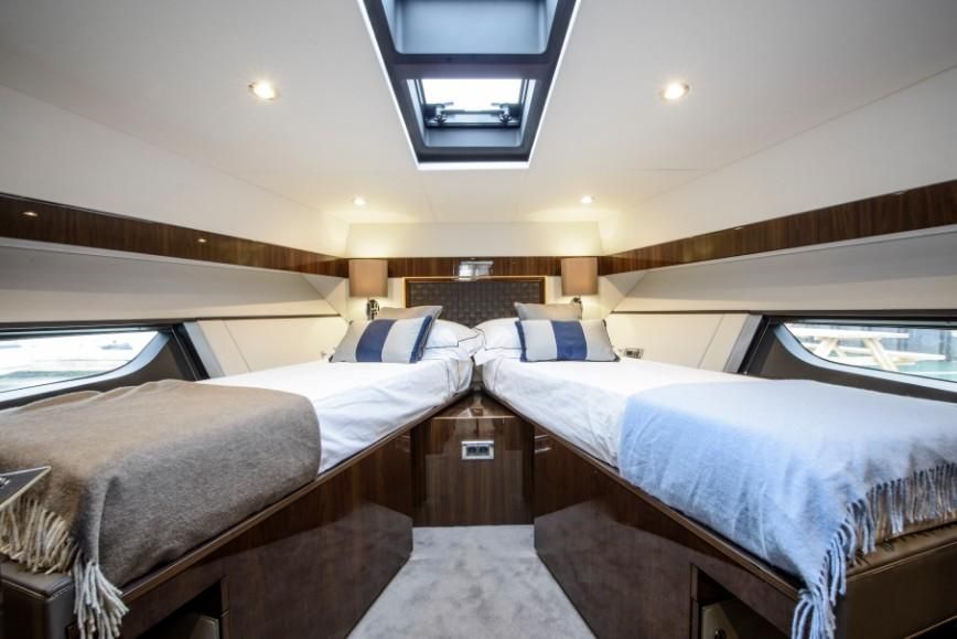 Fairline Squadron