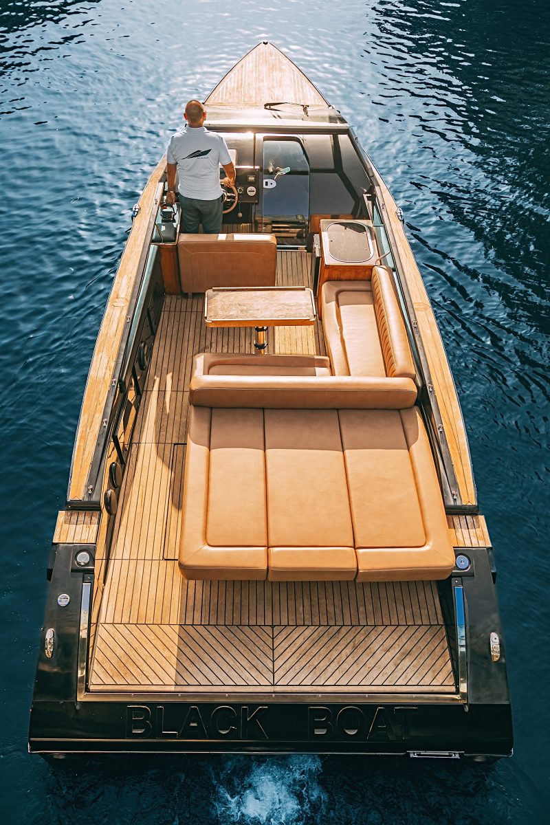 Velvette 33 Black Boat / Блэк Боат