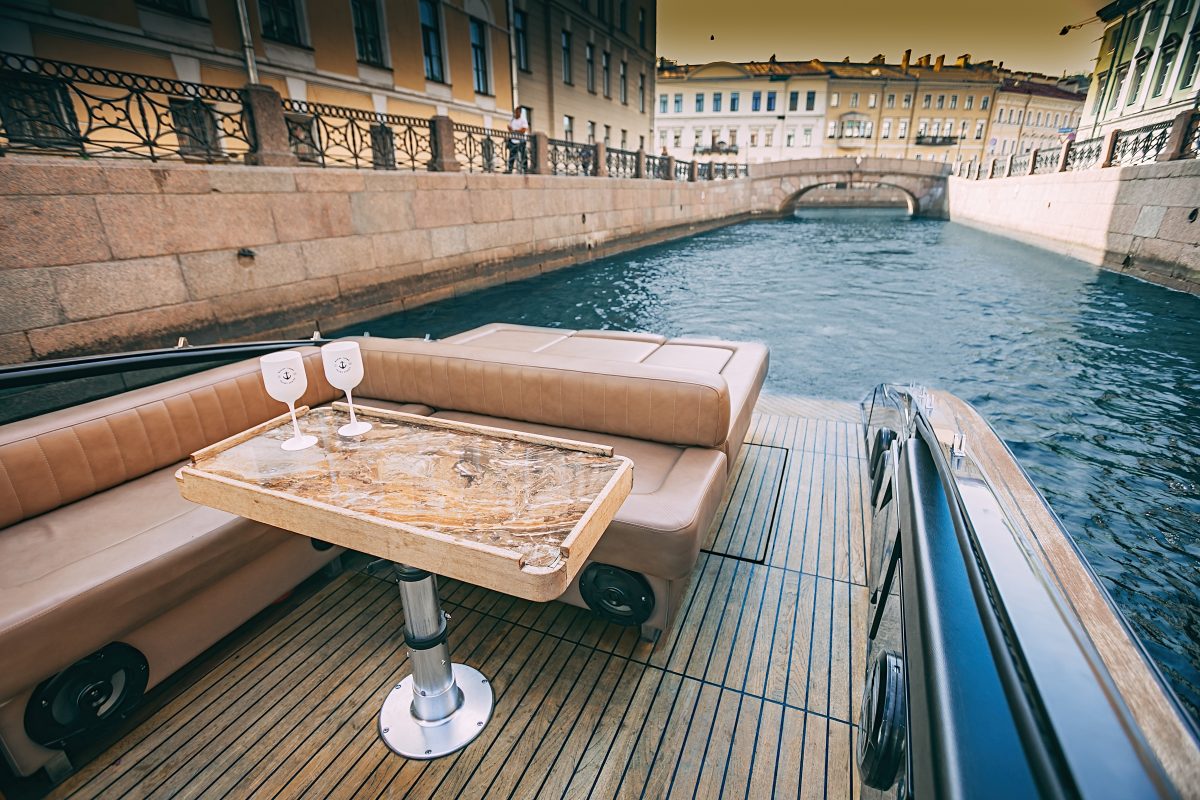 Velvette 33 Black Boat / Блэк Боат