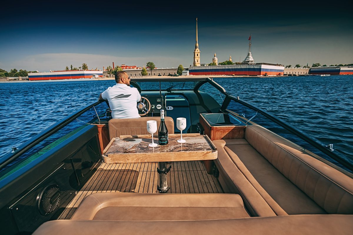 Velvette 33 Black Boat / Блэк Боат