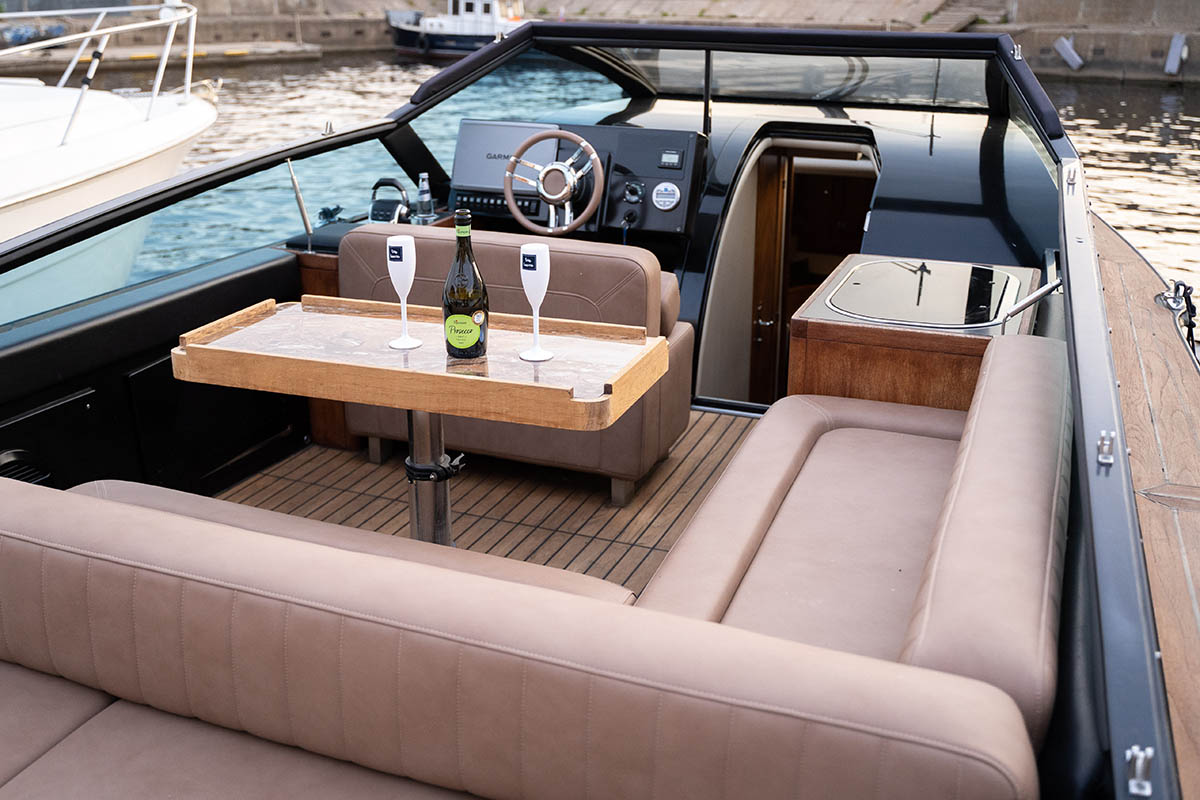 Velvette 33 Black Boat / Блэк Боат