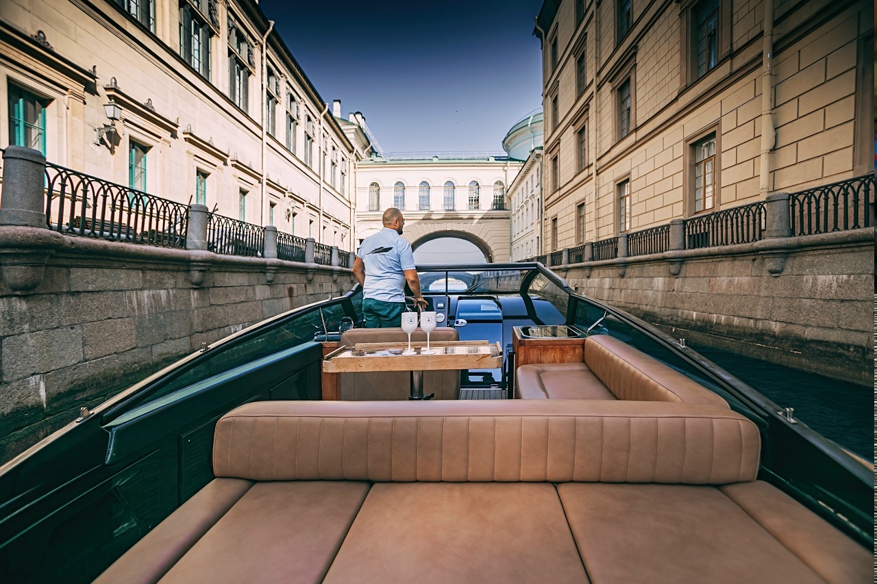 Velvette 33 Black Boat / Блэк Боат