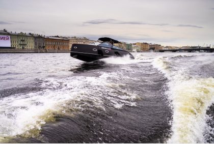 Velvette 33 Black Boat