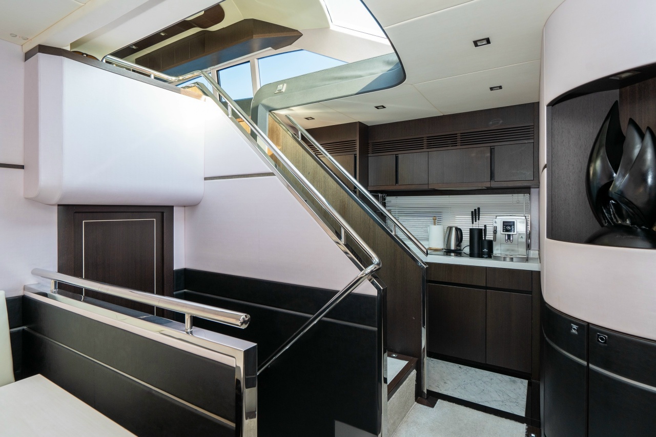 Galeon 64 / Галеон 64