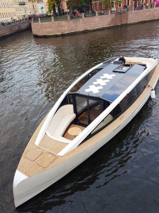 Яхта Amsterdam