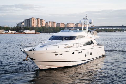 Fairline 74