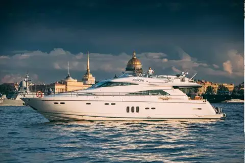 Аврора (Fairline 68)