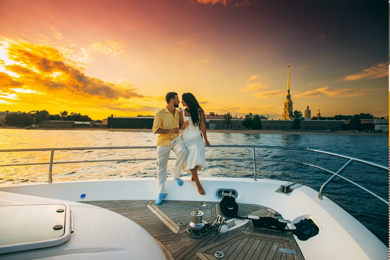 Аврора (Fairline 68)
