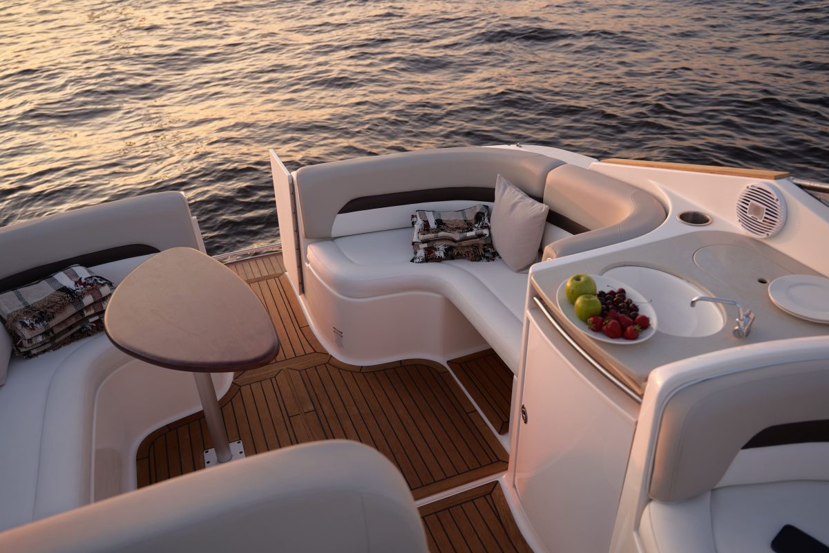 Chaparral 330 / Пальма