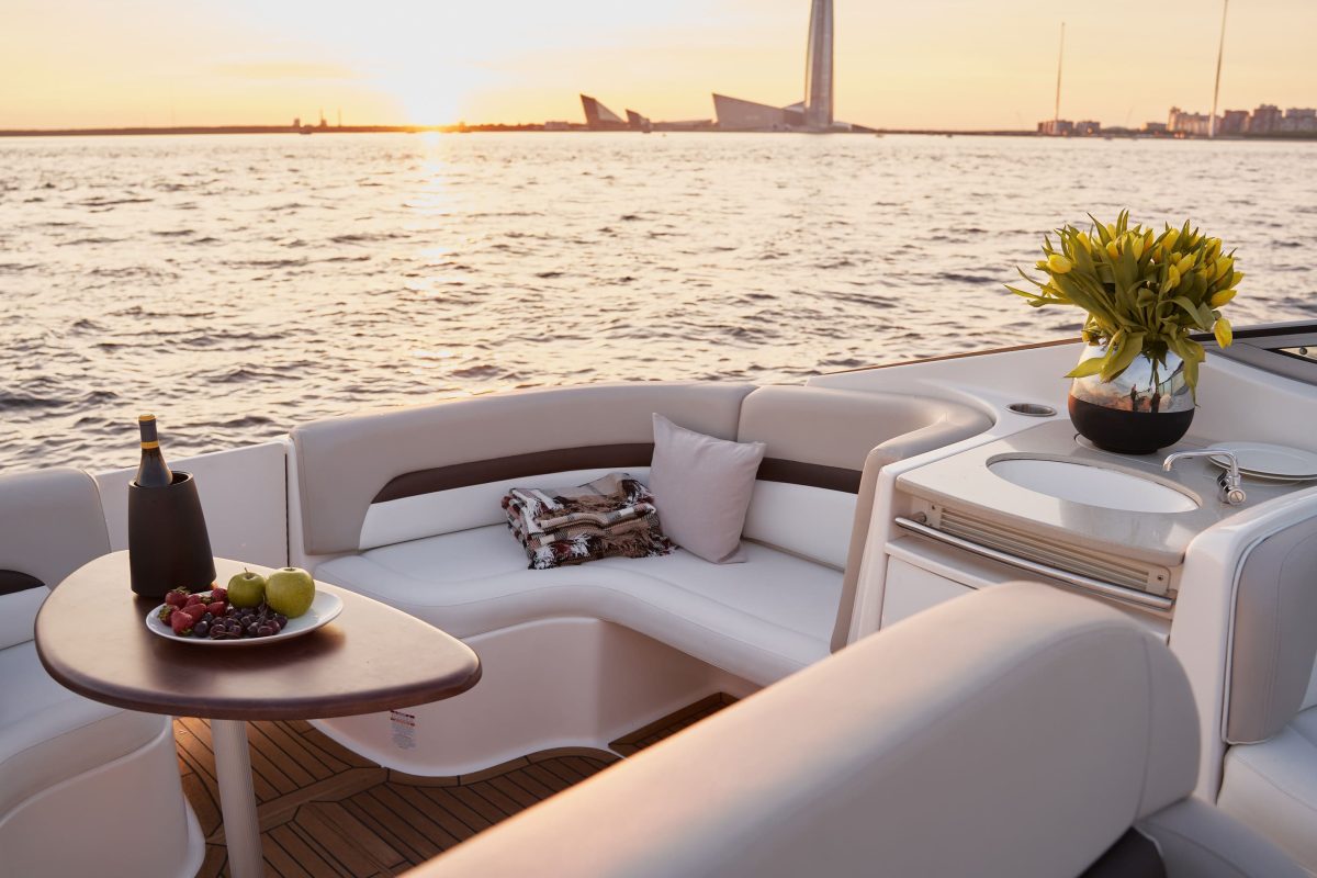 Chaparral 330 / Пальма