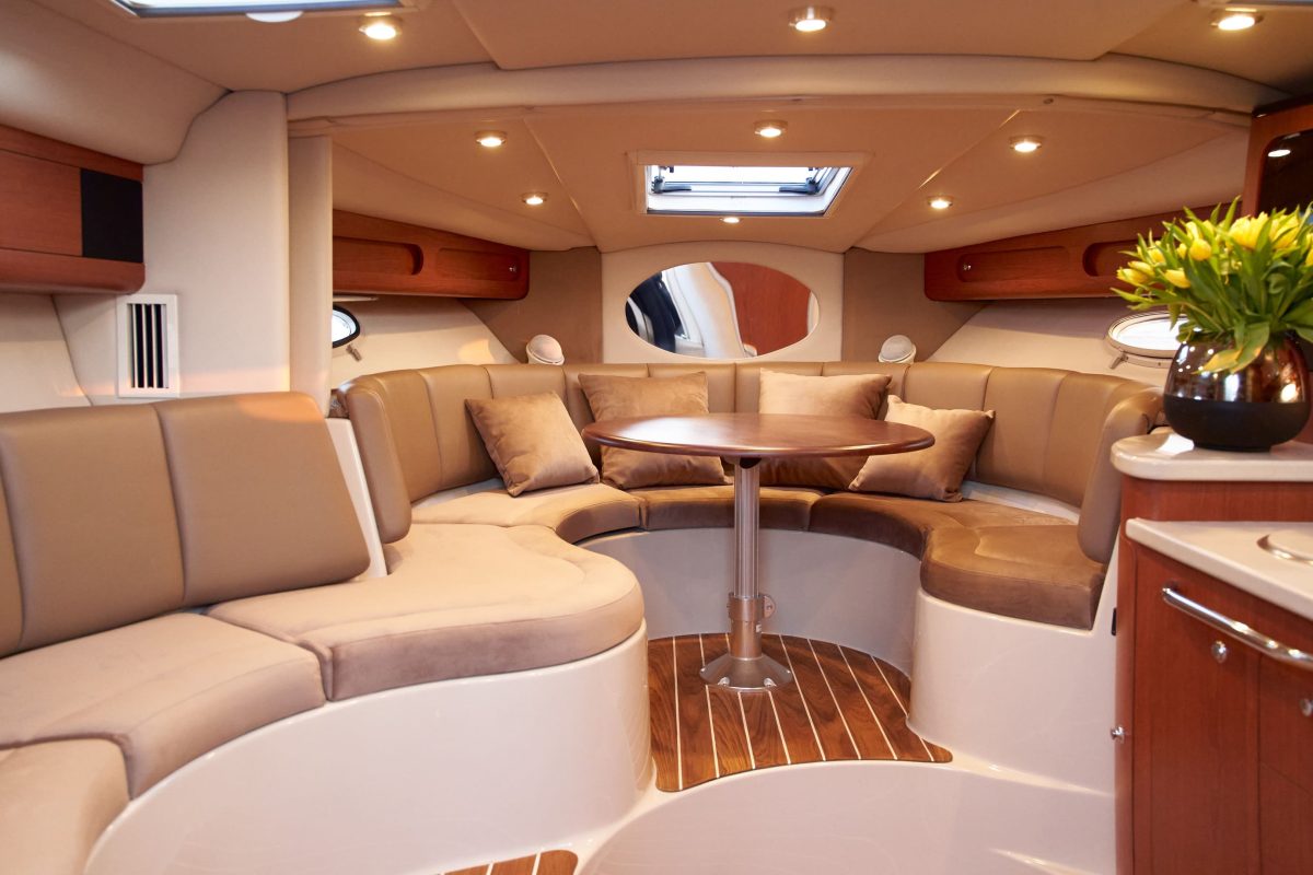 Chaparral 330 / Пальма