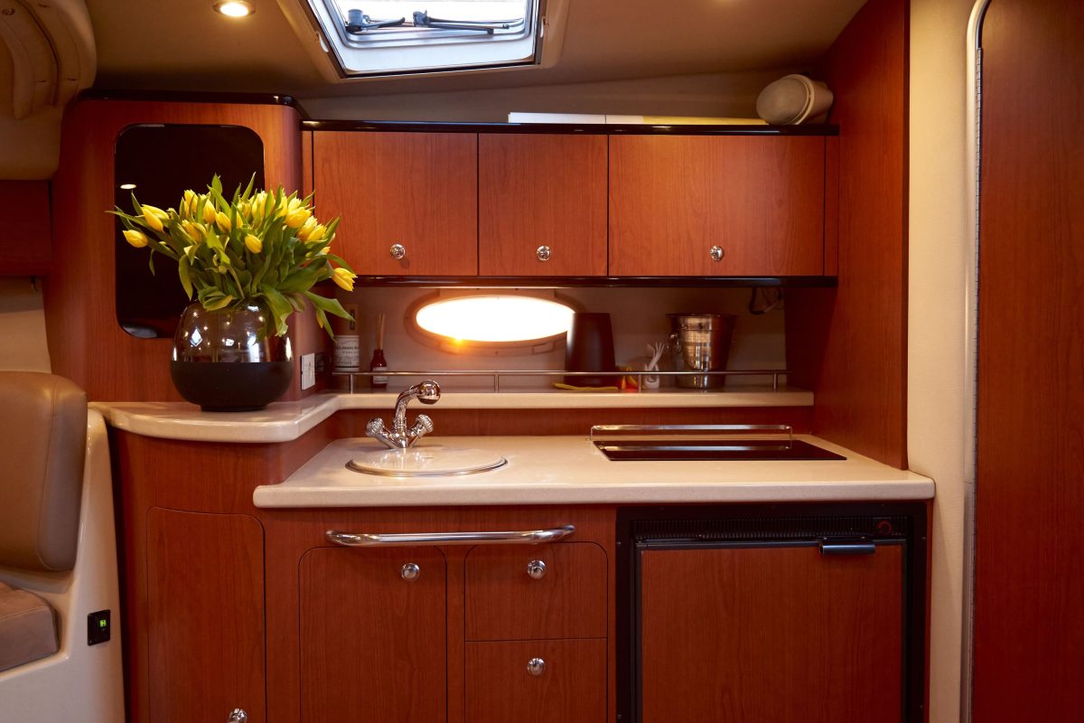 Chaparral 330 / Пальма