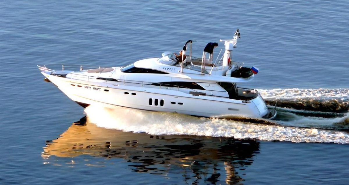 Аврора (Fairline 68)