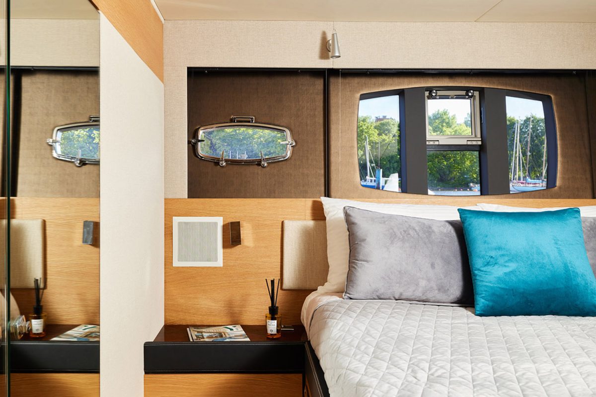 Fairline Squadron 65 / Фэирлайн Сквадрон