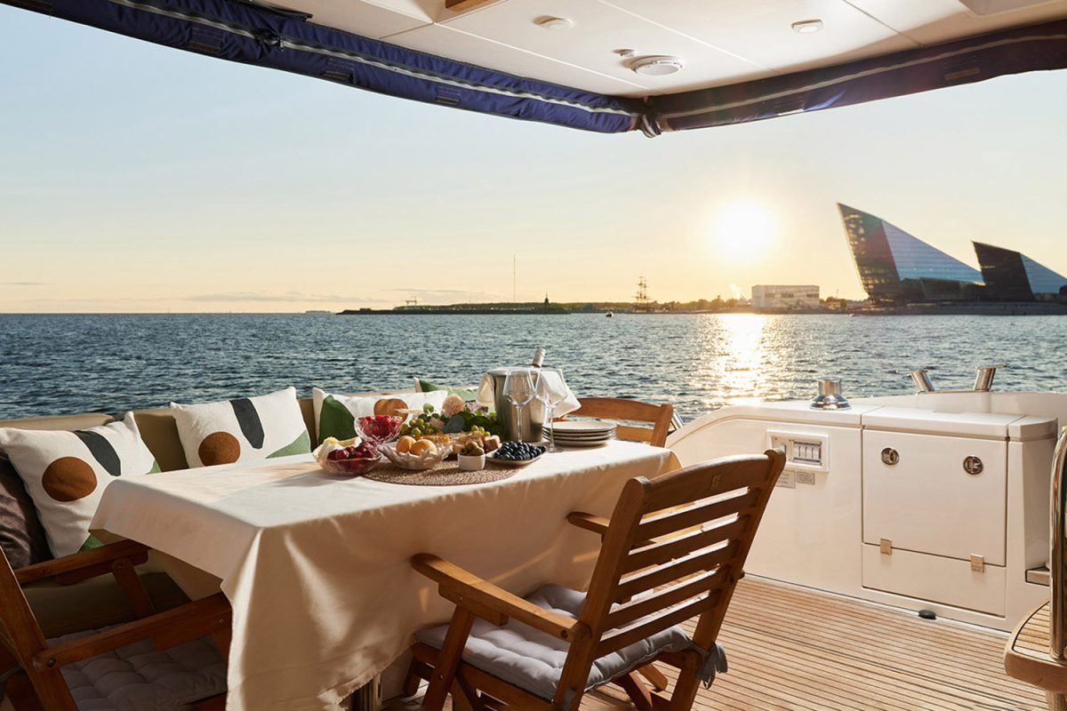 Fairline Squadron 65 / Фэирлайн Сквадрон