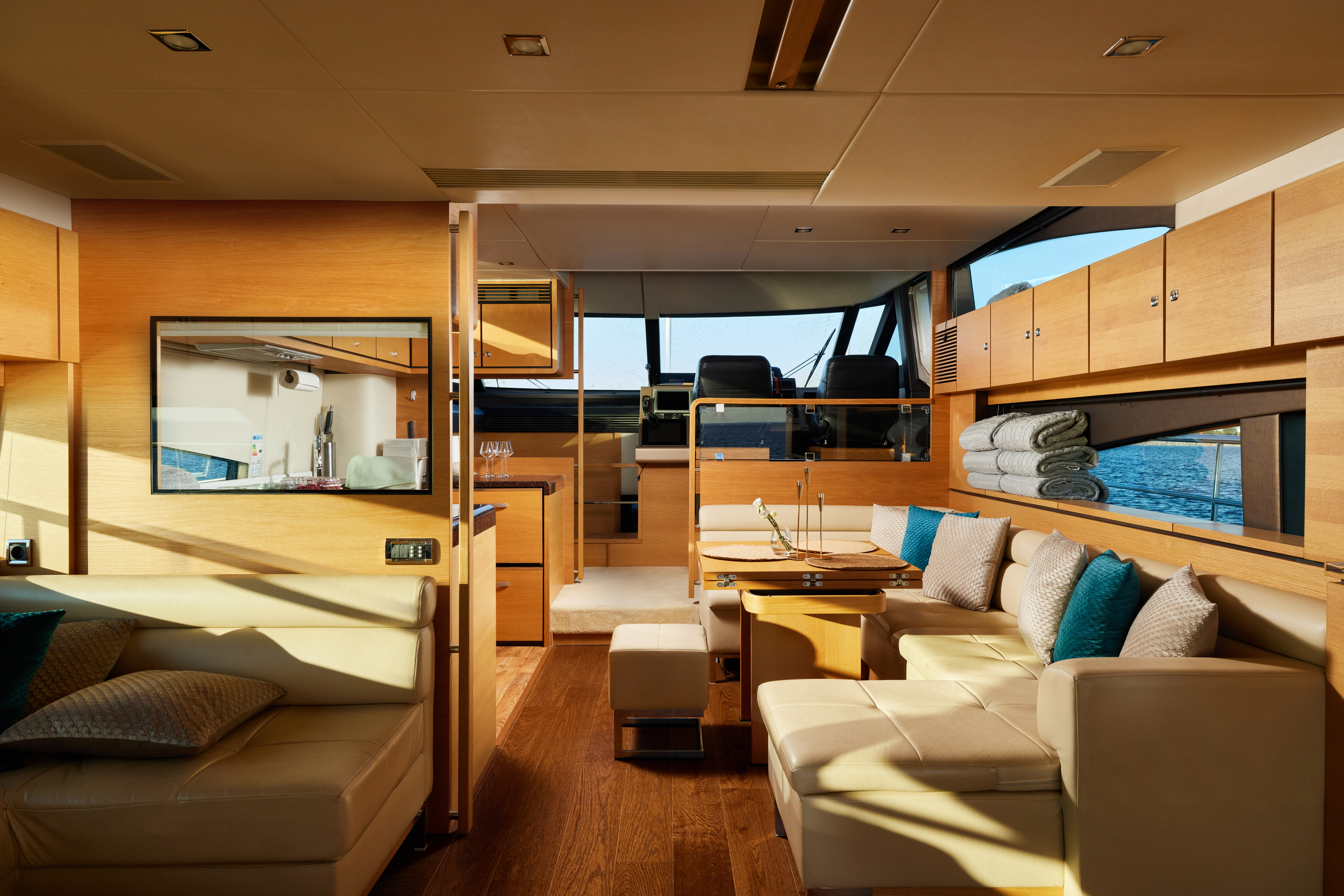 Fairline Squadron 65 / Фэирлайн Сквадрон