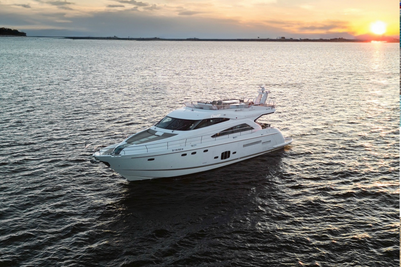 Fairline Squadron 65 / Фэирлайн Сквадрон
