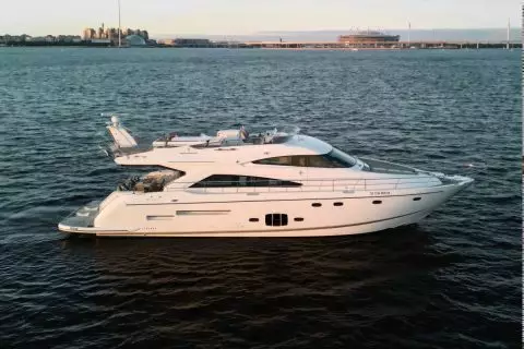 Fairline Squadron 65 / Фэирлайн Сквадрон